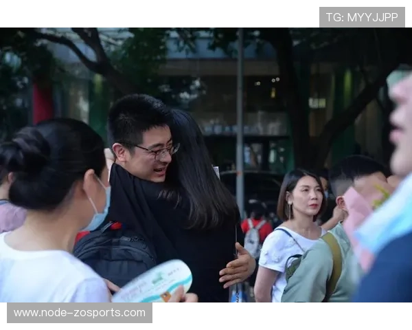 重庆超级联赛全程精彩直播聚焦赛场风云与球迷热血互动体验 重庆超级联赛全程精彩直播聚焦赛场风云与球迷热血互动体验